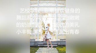 我买了一些新衣服，试穿给你