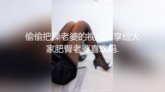 白丝露脸情趣清纯小学妹大秀直播，陪狼友互动撩骚，奶子发育的不错揉奶玩逼诱惑狼友，撅着屁股掰开逼看特写