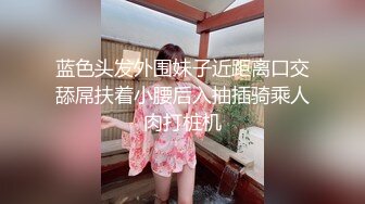 极品熟女小伙子按摩店里嫖熟鸡，还有点小帅，总感觉老母鸡这单有点小赚呀！ (1)