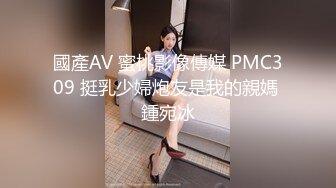 超市跟随抄底漂亮美眉 蕾丝粉红内内包的大屁屁真紧