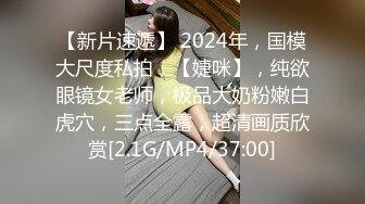 丰满的熟女❤️-被情伤过的女人-❤️离异带娃，KTV勾引服务生，真实自然，这身材撩哪个哪个倒下在骚逼怀抱里！