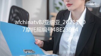 公司老总带着两个美熟女下属外地出差 啪啪啪.玩双飞