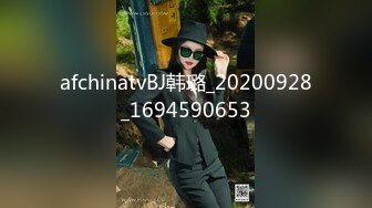 多好的女人也有一个草腻了她的男人，全程露脸白丝风骚小护士激情上位干大哥，大哥躺床上玩手机浪叫呻吟不止